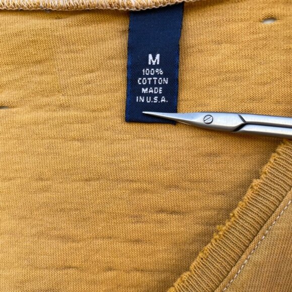 Gap Yellow Turmeric Women's Distressed V-neck T-shirt Size Med - Picture 3 of 9